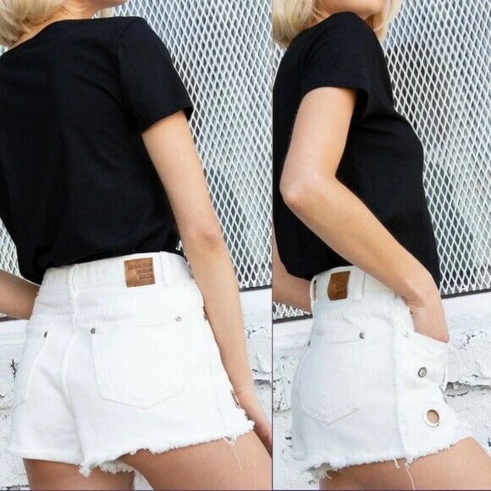 POL Women's White‎ Distressed Gromet Denim Shorts Size L - 28 NEW